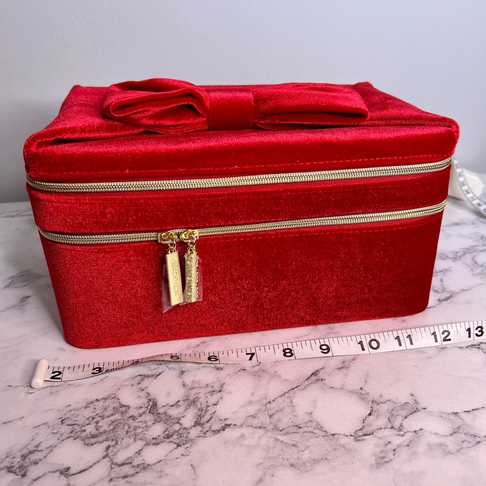 Estée Lauder velvet gift bag/makeup case